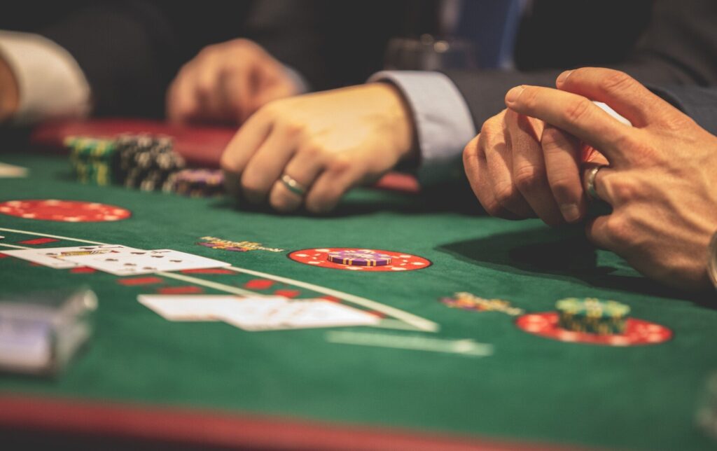 ¿Qué juegos se pueden encontrar en casinos en vivo?