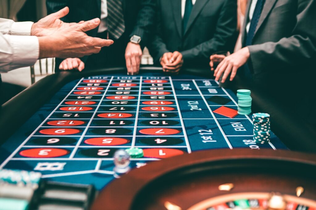 ¿Qué juegos se pueden encontrar en casinos en vivo?